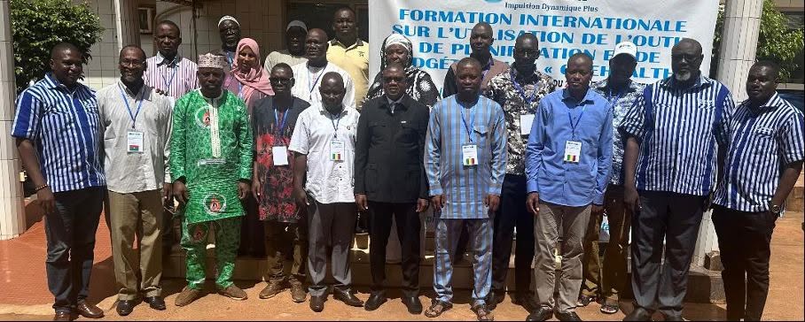 𝐋𝐞 𝐌𝐢𝐧𝐢𝐬𝐭è𝐫𝐞 𝐝𝐞 𝐥𝐚 𝐒𝐚𝐧𝐭é 𝐞𝐭 𝐝𝐮 𝐃é𝐯𝐞𝐥𝐨𝐩𝐩𝐞𝐦𝐞𝐧𝐭 𝐒𝐨𝐜𝐢𝐚𝐥 𝐫𝐞𝐧𝐟𝐨𝐫𝐜𝐞 𝐥𝐞𝐬 𝐜𝐚𝐩𝐚𝐜𝐢𝐭é𝐬 𝐝𝐞 𝐬𝐞𝐬 𝐚𝐜𝐭𝐞𝐮𝐫𝐬 𝐬𝐮𝐫 𝐥𝐞 𝐬𝐲𝐬𝐭è𝐦𝐞 𝐝’𝐢𝐧𝐟𝐨𝐫𝐦𝐚𝐭𝐢𝐨𝐧 𝐬𝐚𝐧𝐢𝐭𝐚𝐢𝐫𝐞 𝐝𝐞 𝐫𝐨𝐮𝐭𝐢𝐧𝐞.