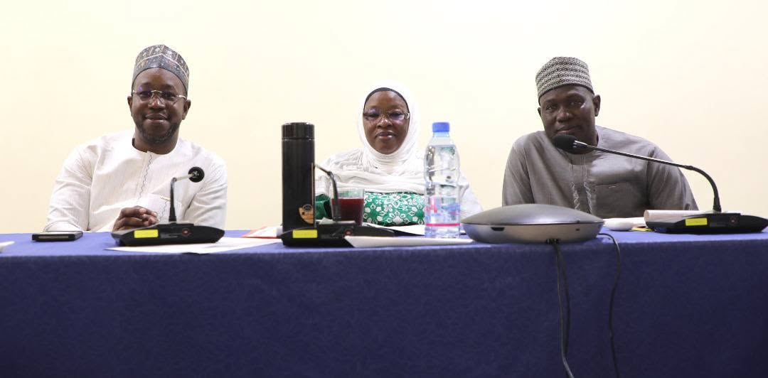 [ 𝐋𝐚 𝐭𝐫𝐚𝐧𝐬𝐩𝐚𝐫𝐞𝐧𝐜𝐞 𝐞𝐭 𝐥𝐚 𝐩𝐞𝐫𝐟𝐨𝐫𝐦𝐚𝐧𝐜𝐞 𝐚𝐮 𝐜œ𝐮𝐫 𝐝𝐮 𝐬𝐲𝐬𝐭è𝐦𝐞 𝐝𝐞 𝐬𝐚𝐧𝐭é ]